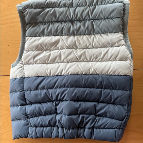 Patagonia Kids' Blue and Gray Puffer Vest - Picture 4 of 4